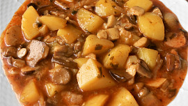 Houbový guláš s brambory (Dělená strava podle LK - Kytičky + zelenina)