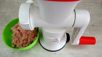 Zapečené rolky z mletého masa s mozzarellou