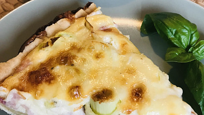 Cibulový quiche s gorgonzolou