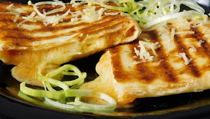 Grilovaná tortilla se sýrem
