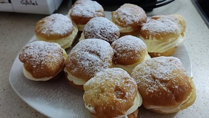 Koblihy plněné krémem z mascarpone a pudinku