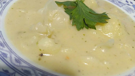 Krémová květáková polévka