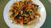 Kuřecí maso s Chow Mein nudlemi