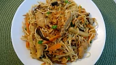 Kuřecí maso s Chow Mein nudlemi