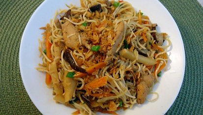 Kuřecí maso s Chow Mein nudlemi