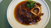 Telecí ossobuco s omáčkou Madeira
