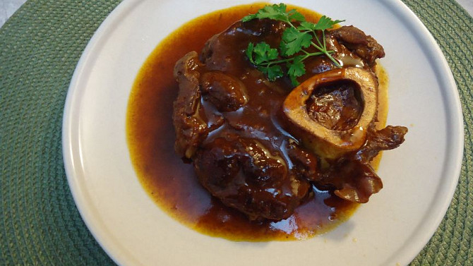 Telecí ossobuco s omáčkou Madeira