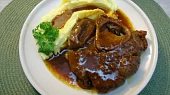 Telecí ossobuco s omáčkou Madeira