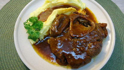 Telecí ossobuco s omáčkou Madeira