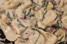 Měla jsem noky tak jsem tam dala tortellini plněné  špenátem a pecka.