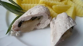 Dietní kuřecí závitky s jablkem a šalvějí