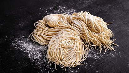 Kachní rámen, naše nudle rámen vyráběné ručně s pomocí japonského stroje podle originálních japonských receptur. Foto Marie Bartošová