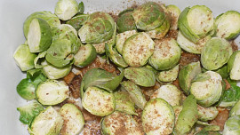 Mleté maso zapečené s růžičkovou kapustou