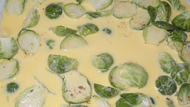 Mleté maso zapečené s růžičkovou kapustou