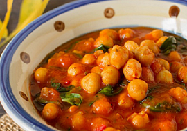 Podzimní cizrnové curry s rajčaty a špenátem podle The 1:1 Diet (Cizrnové curry s rajčaty a špenátem)