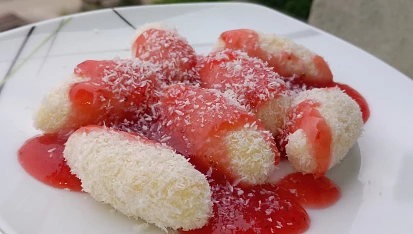 Ricottové noky s kokosem a jahodovou omáčkou