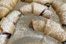 S povidly a marmeladou.. jsou úžasné, křehké a zároveň dokřupava a nejsou suché. Moc dekuju za recept ❤️