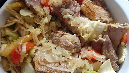 Vepřové pečené s fenyklem, před vložením do trouby