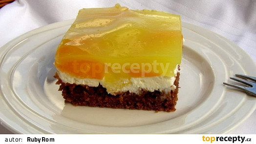 Kakaový zákusek s tvarohem a meruňkami