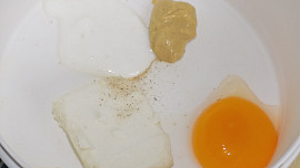 Slovenské vajíčko v misce