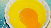Slovenské vajíčko v misce