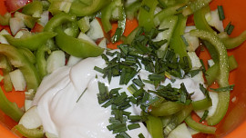 Paprikový salát s jablky