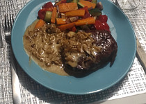 Cibulová omáčka ke steakům Cibulová omáčka ke steakům