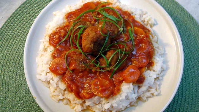 Kuřecí krokety s červenou omáčkou
