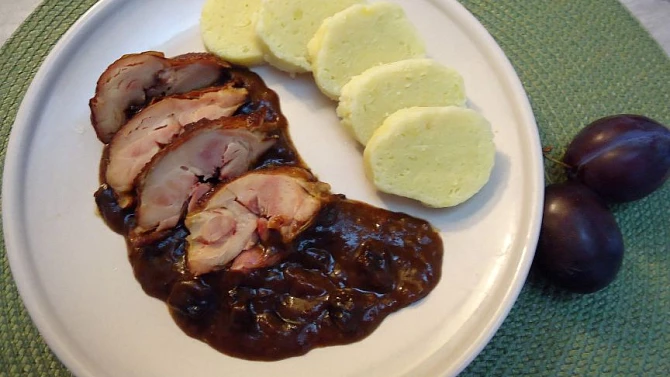 Uzená kuřecí stehna s povidlovou omáčkou