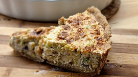 Kapustový quiche s modrým sýrem (slaný koláč)