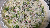 Quiche se šunkou a brokolicí