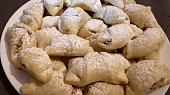 Nekynuté svatomartinské rohlíčky s ořechovou náplní