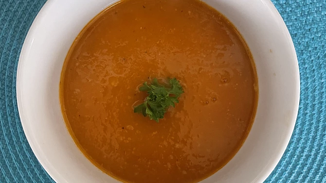 Rajčatová polévka Italiano, způsob servírování