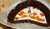 Kakaový dort s tvarohem a broskvemi (Kakaový dort)