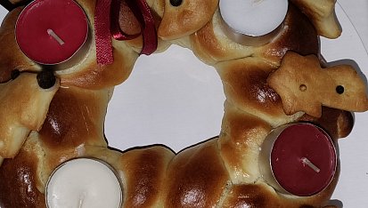 Kynutý adventní věnec
