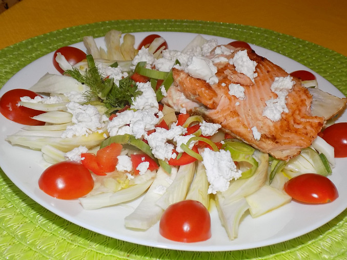 Fenyklový salát s kozím sýrem a rybičkou