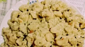 Květákovo-brokolicová polévka s domácími noky