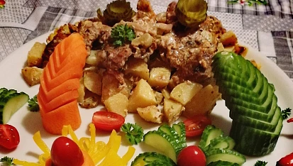Pečená krkovička s bramborami