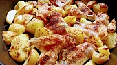 Kuřecí křídla s bramborem z remosky