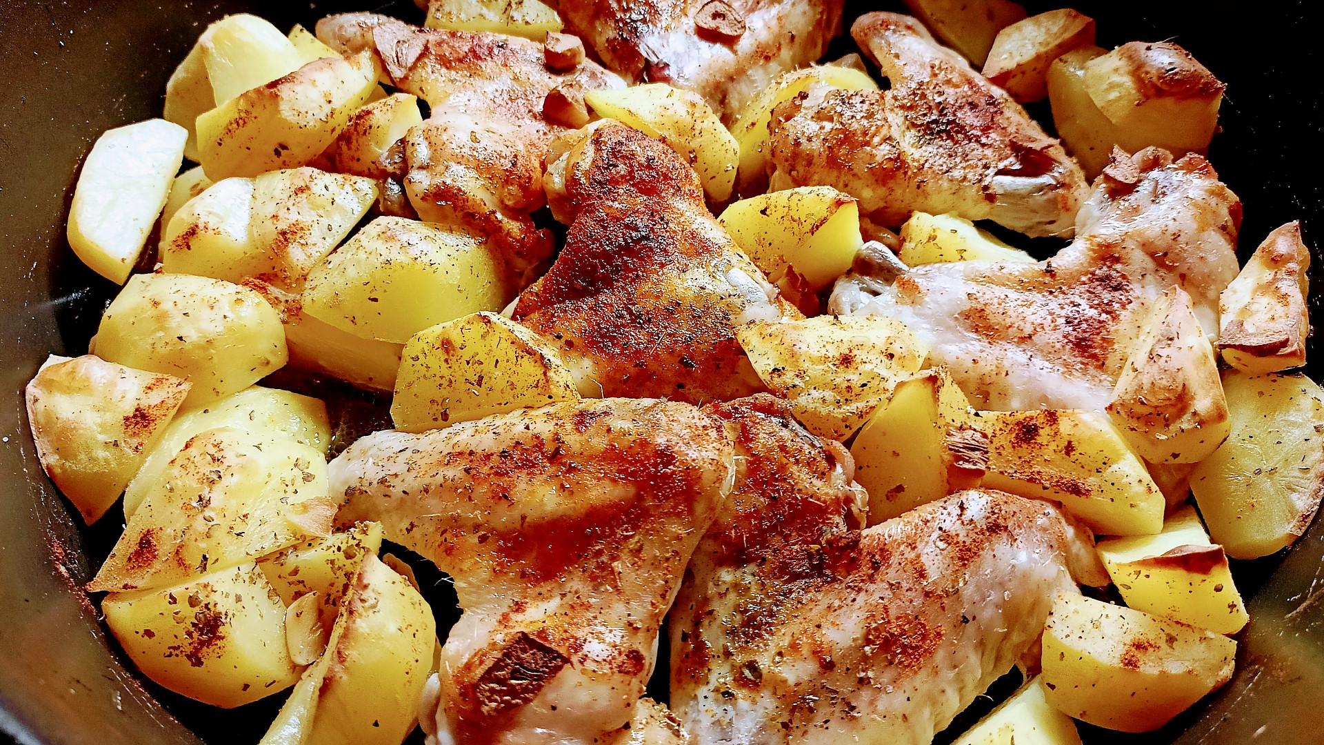 Kuřecí křídla s bramborem z remosky