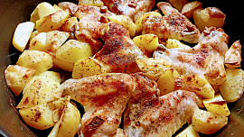 Kuřecí křídla s bramborem z remosky