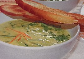 Krémová zeleninová polévka se smetanou