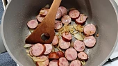 Vánoční zelňačka s houbami a sušenými švestkami