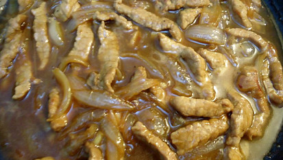 Pikantní minutkové nudličky na cibuli, česneku, zázvoru a chilli