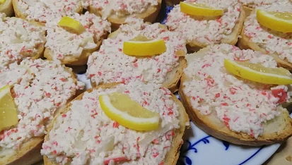 Pomazánka ala krab (krabí tyčinky)
