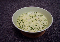 Bryndzová polévka s květákem a pórkem