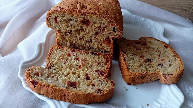 Chleba s červenou řepou a brusinkami, Chleba s červenou řepou a brusinkami