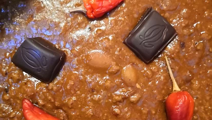 Pikantní fazole s hovězím mletým masem (moje chilli con carne)
