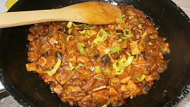 Ostrá mletá směs s houbami na topinky