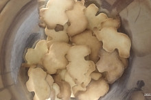 Včera jsme s dětmi pekly podle tohoto úžasného receptu a sušenky jsou naprosto senzační, obavám se že dnes budou chtít děti zase ????
